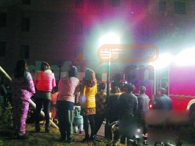 小區(qū)電纜失火多人被困中毒 質(zhì)疑樓內(nèi)消防設(shè)備存隱患
