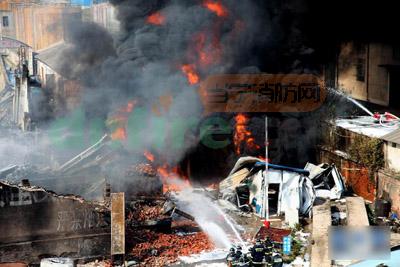 武漢市一化工廠爆炸起火 化工廠火災(zāi)預(yù)防與處置辦法