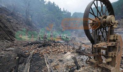 貴州臺江縣一苗寨遭火災(zāi) 村寨變成廢墟
