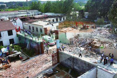 湖北隨州化工廠爆炸2死6傷 10多名居民出現(xiàn)中毒癥狀