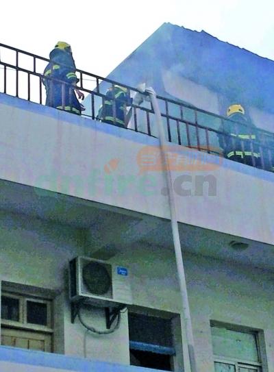 居委會樓頂違章搭建 疑線路老化引火災