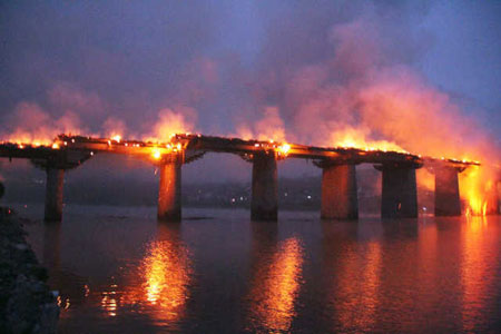 重慶黔江濯水古鎮(zhèn)風(fēng)雨廊橋發(fā)生火災(zāi) 尚未發(fā)現(xiàn)人員傷亡