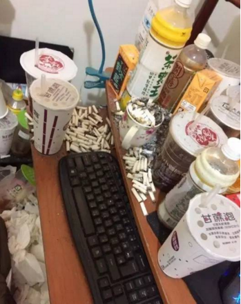 臺(tái)灣宅男房間