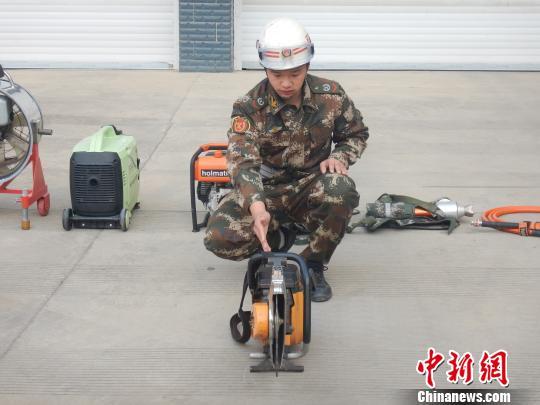 18歲消防員鐘紹金 救火途中遇車禍保護戰(zhàn)友殉職