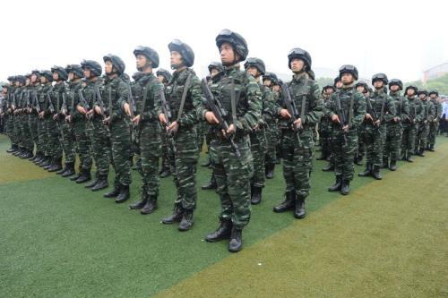 中共中央關(guān)于調(diào)整中國人民武裝警察部隊(duì)領(lǐng)導(dǎo)指揮體制的決定