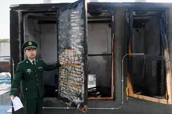 真假防火門