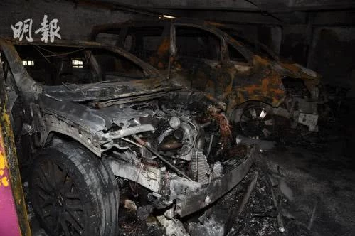 香港一停車場摩托車自燃，火勢串燒致32車焚毀