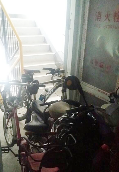 堵塞樓道