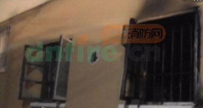 廚房發(fā)生火災(zāi) 老人拼命呼救遭無(wú)情大火吞噬